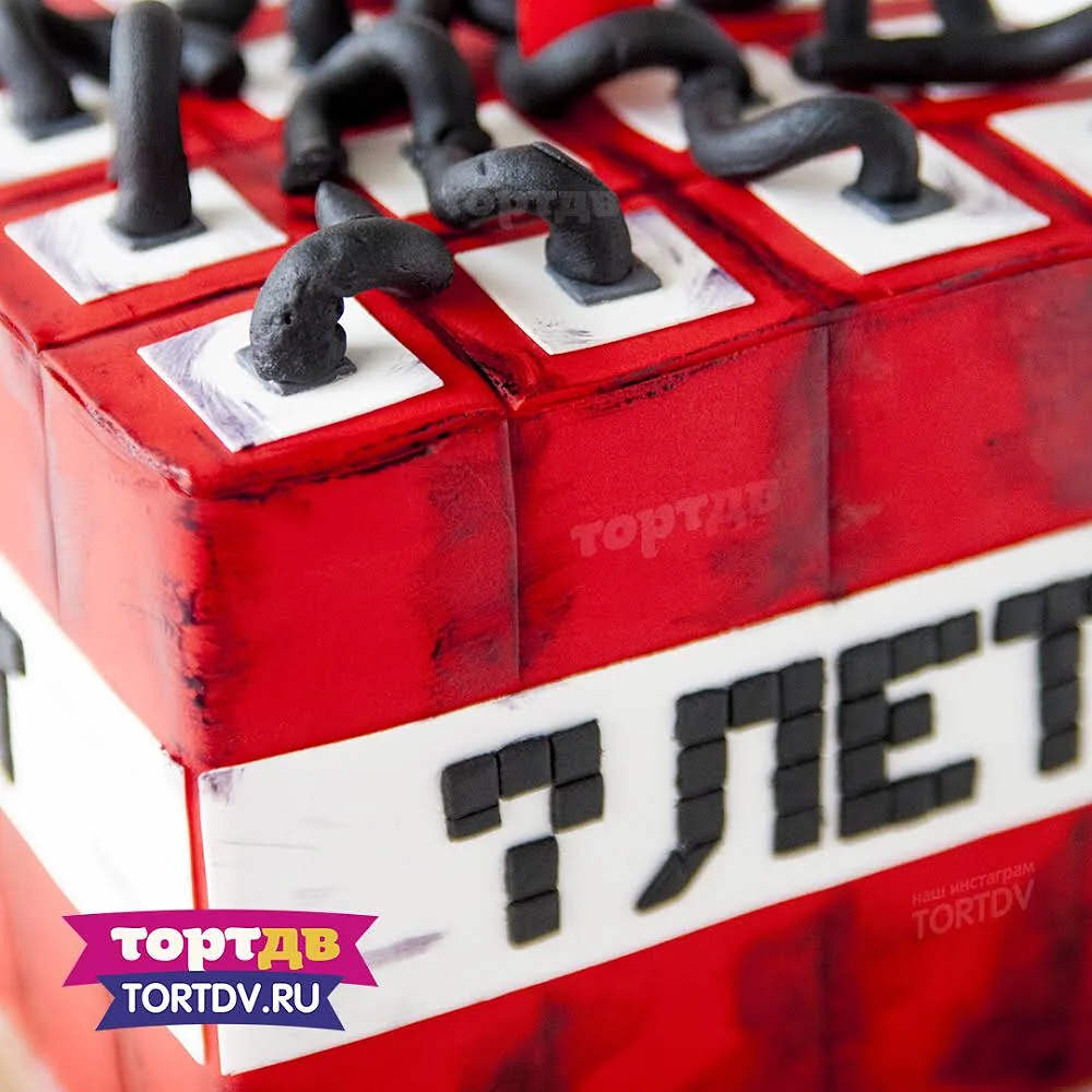 Торт TNT в стиле Minecraft